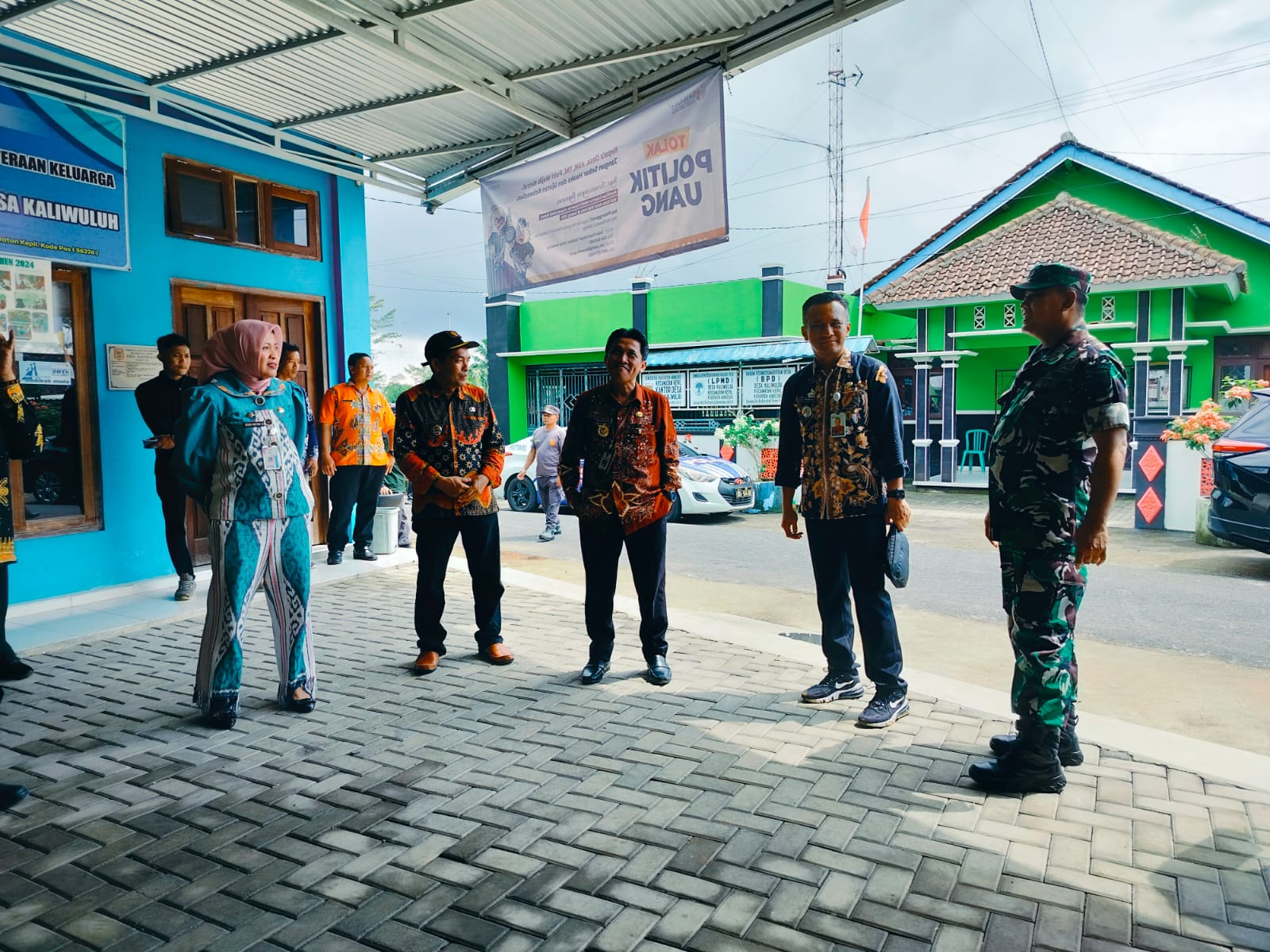bupati-pantau-kesiapan-tps-di-kecamatan-kepil