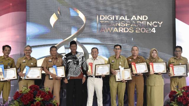 KECAMATAN KEPIL RAIH PENGHARGAAN DALAM DIGITAL AND TRANSPARENCY AWARDS 2024